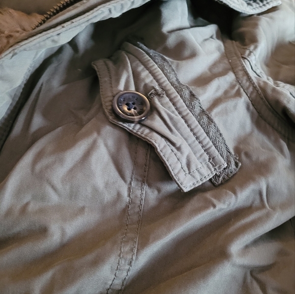 Aritzia TNA Platoon Jacket - Price drop!! - Picture 5 of 14